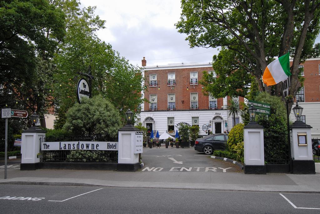 The Lansdowne Hotel Dublin Exterior photo