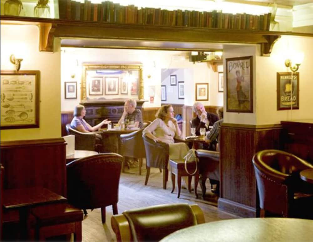 The Lansdowne Hotel Dublin Exterior photo
