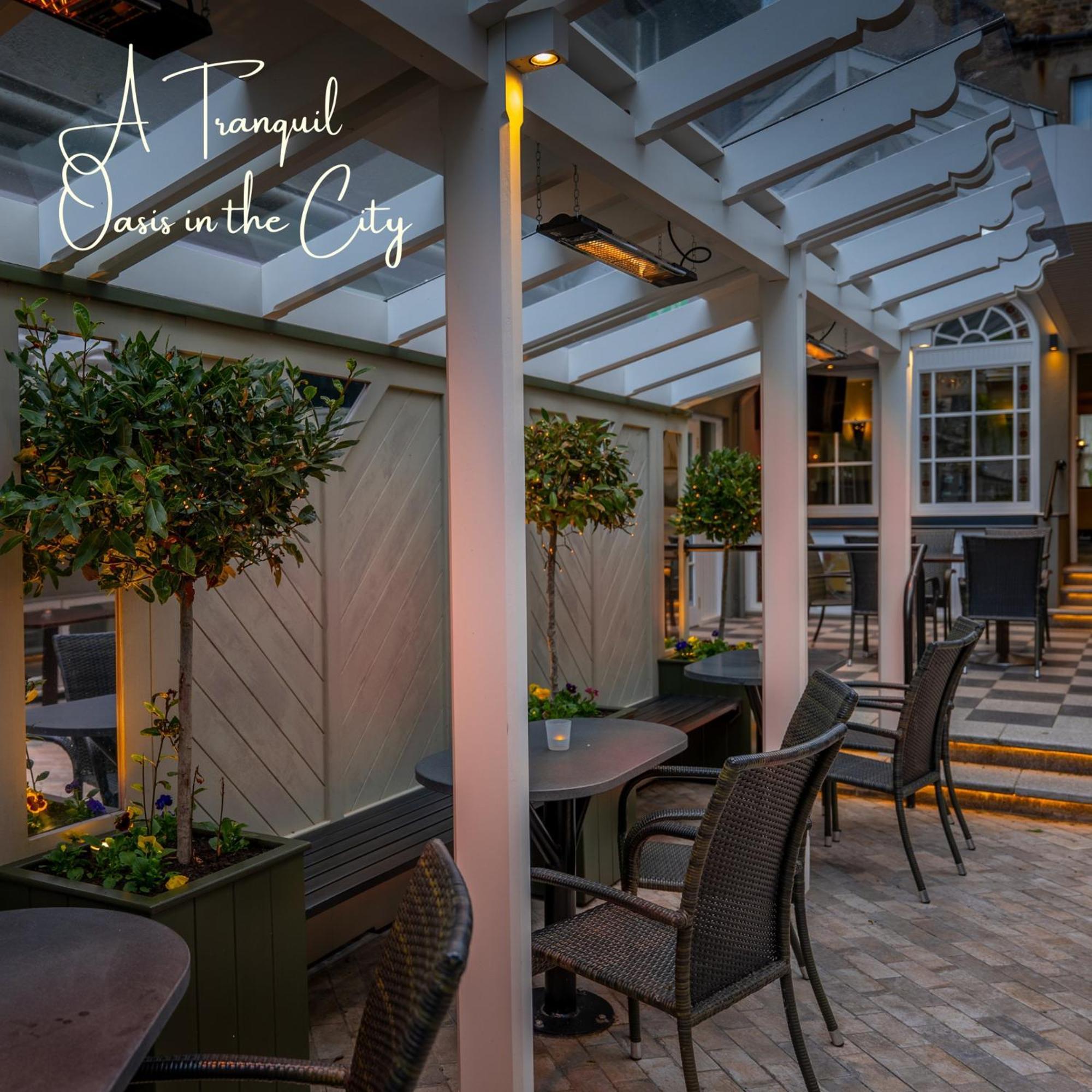 The Lansdowne Hotel Dublin Exterior photo