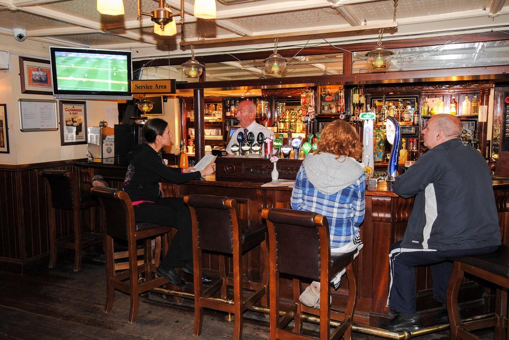 The Lansdowne Hotel Dublin Exterior photo